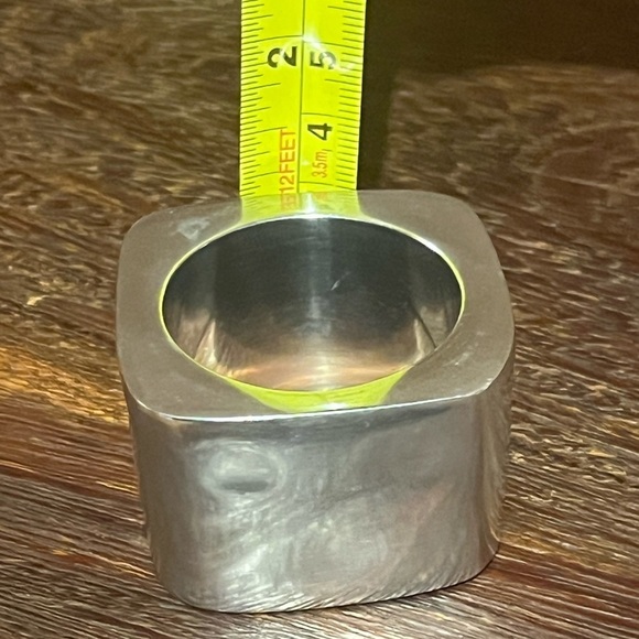 Set of 4 Modern Hammered Heavy Square Silver / Aluminum Napkin Rings Holders - Picture 9 of 9